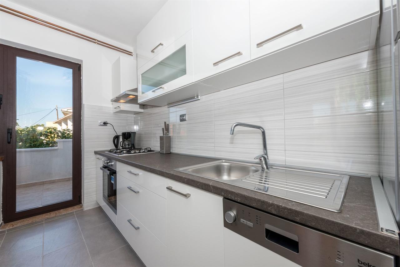 Apartments Snjezana Tisno Dış mekan fotoğraf