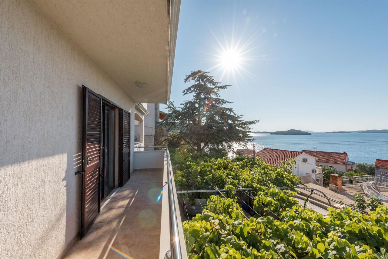 Apartments Snjezana Tisno Dış mekan fotoğraf