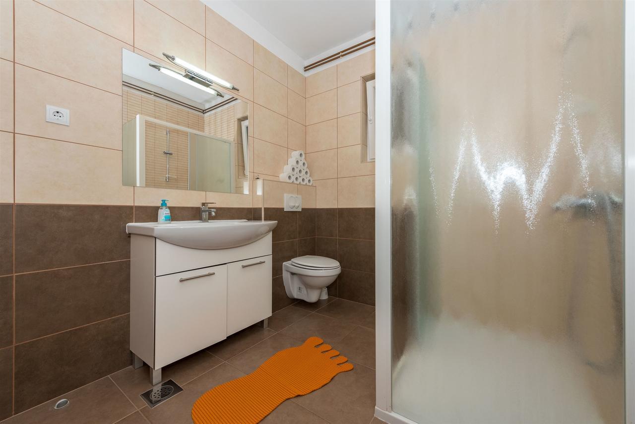 Apartments Snjezana Tisno Dış mekan fotoğraf