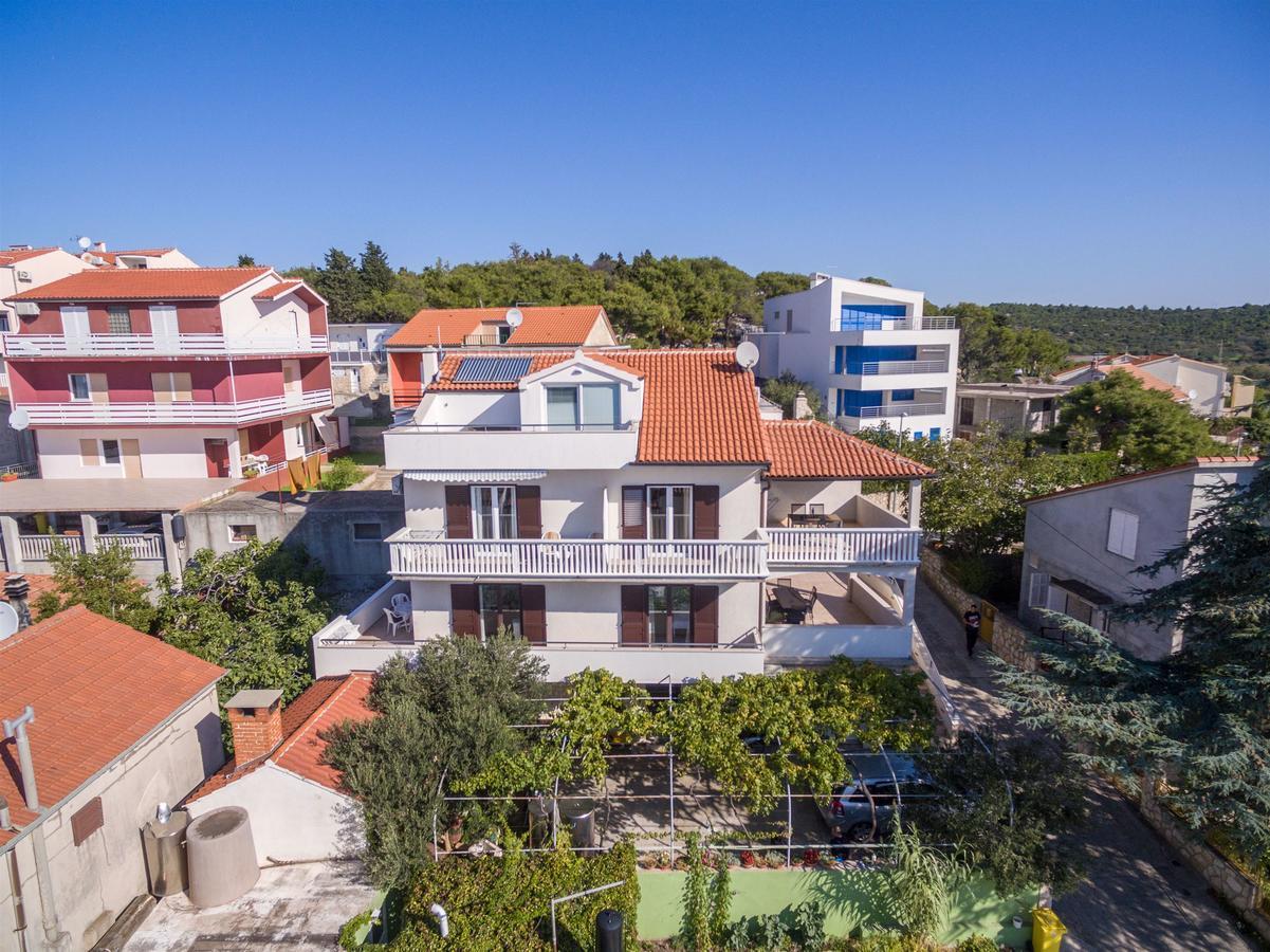 Apartments Snjezana Tisno Dış mekan fotoğraf